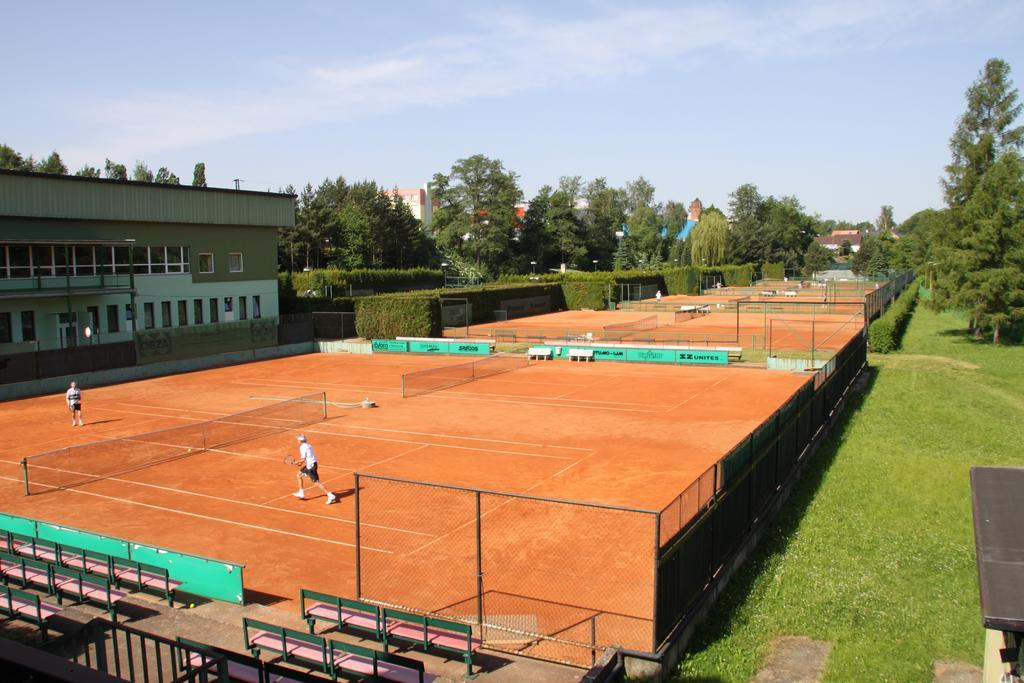 Penzion Tenis Klub Deza Valašské Meziříčí Bagian luar foto